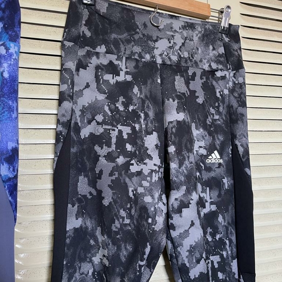 Adidas - Picture 3 of 4